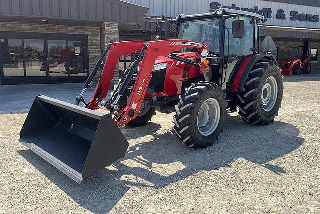 Image of Massey Ferguson 4707 equipment image 1