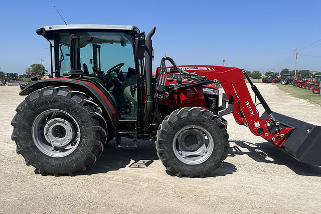 Image of Massey Ferguson 4707 equipment image 3