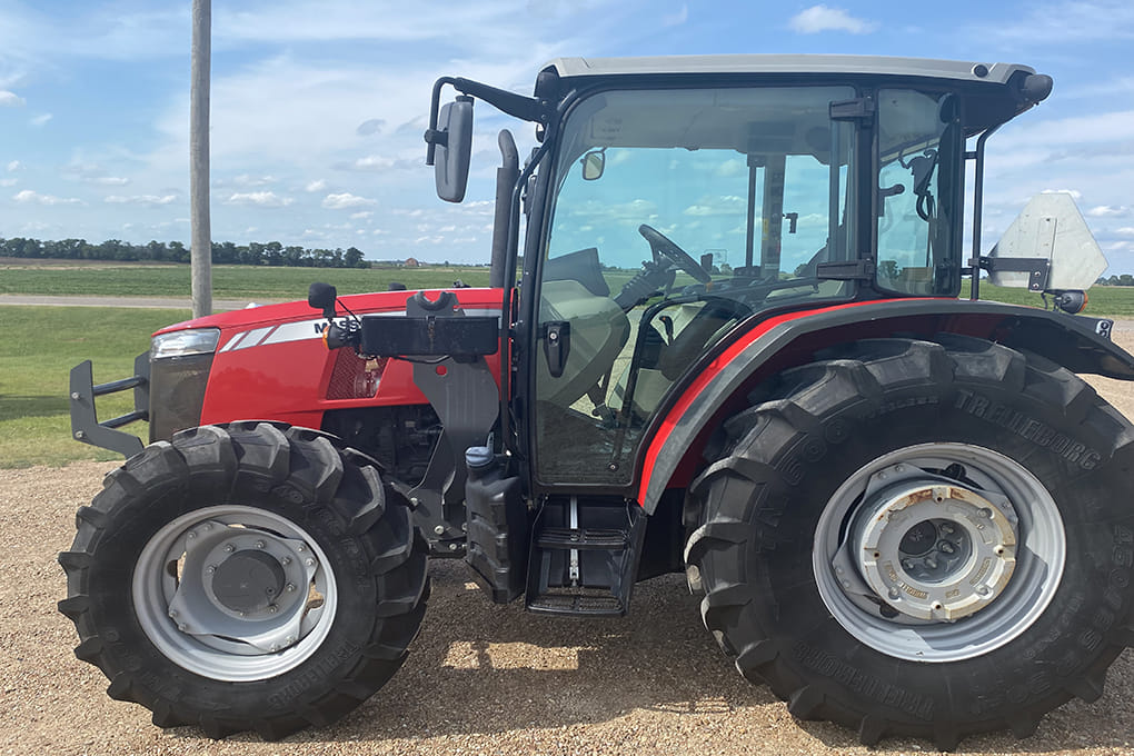 2019 Massey Ferguson 4710 Equipment Image0