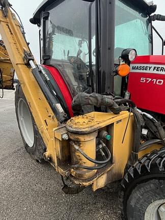 Image of Massey Ferguson 5710 equipment image 3