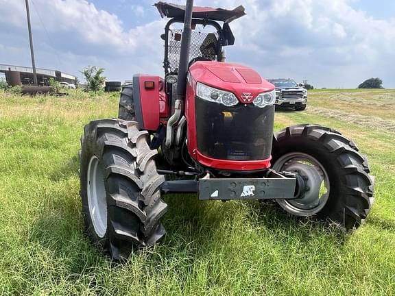 Image of Massey Ferguson 5710 equipment image 4