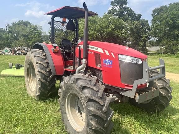 Image of Massey Ferguson 5711 equipment image 4