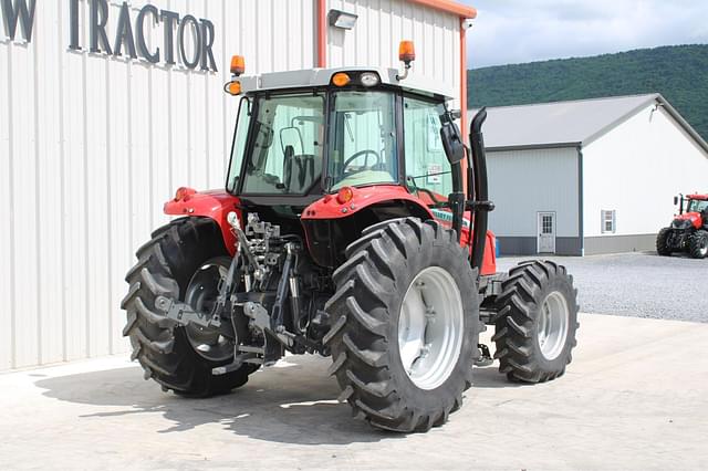 Image of Massey Ferguson 5712SL equipment image 3