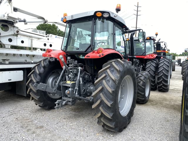 Image of Massey Ferguson 5713S equipment image 2