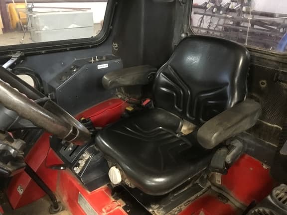 Image of Massey Ferguson 6713 equipment image 4