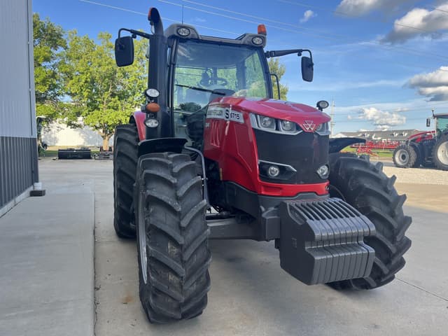 Image of Massey Ferguson 6715S equipment image 2