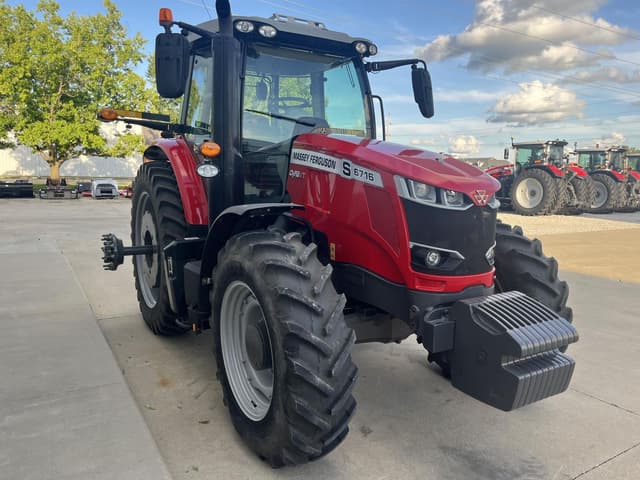 Image of Massey Ferguson 6716S equipment image 2