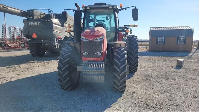 Image of Massey Ferguson 7724 equipment image 1