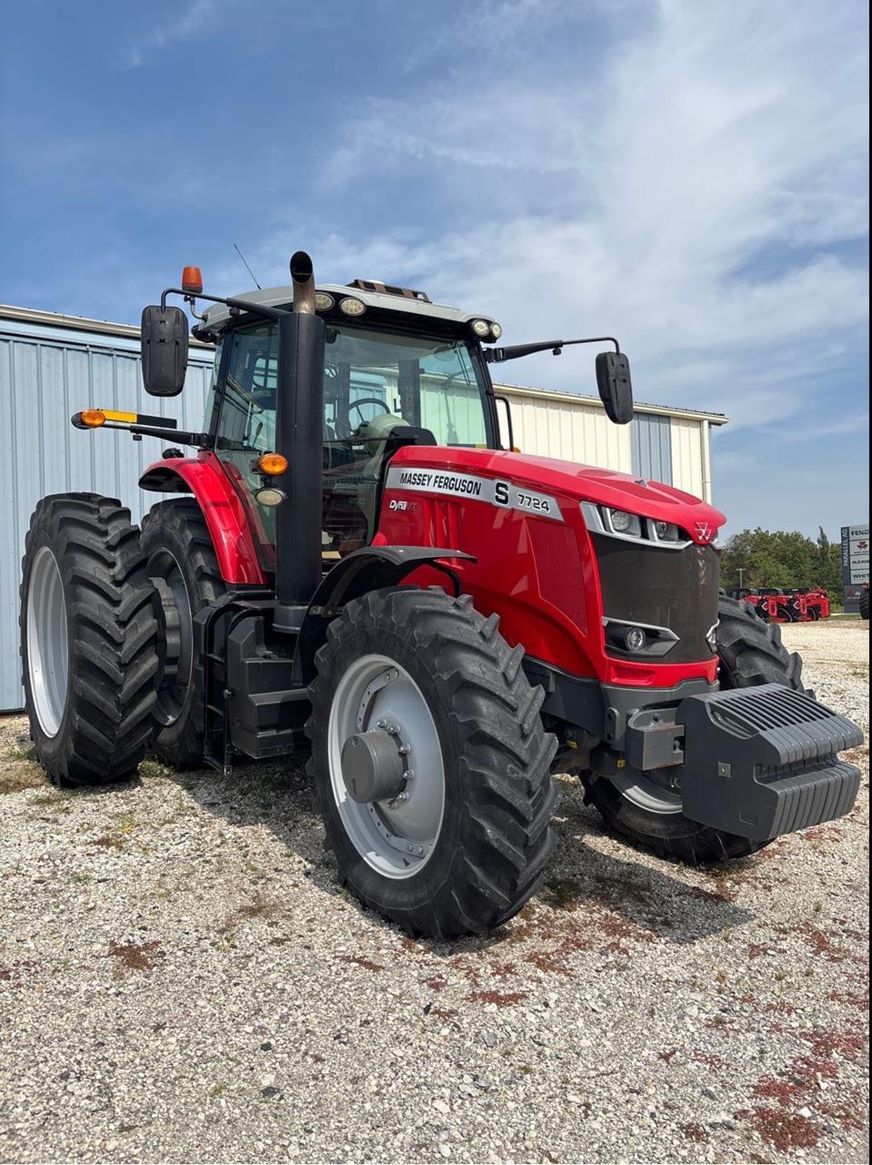 Image of Massey Ferguson 7724S Primary image