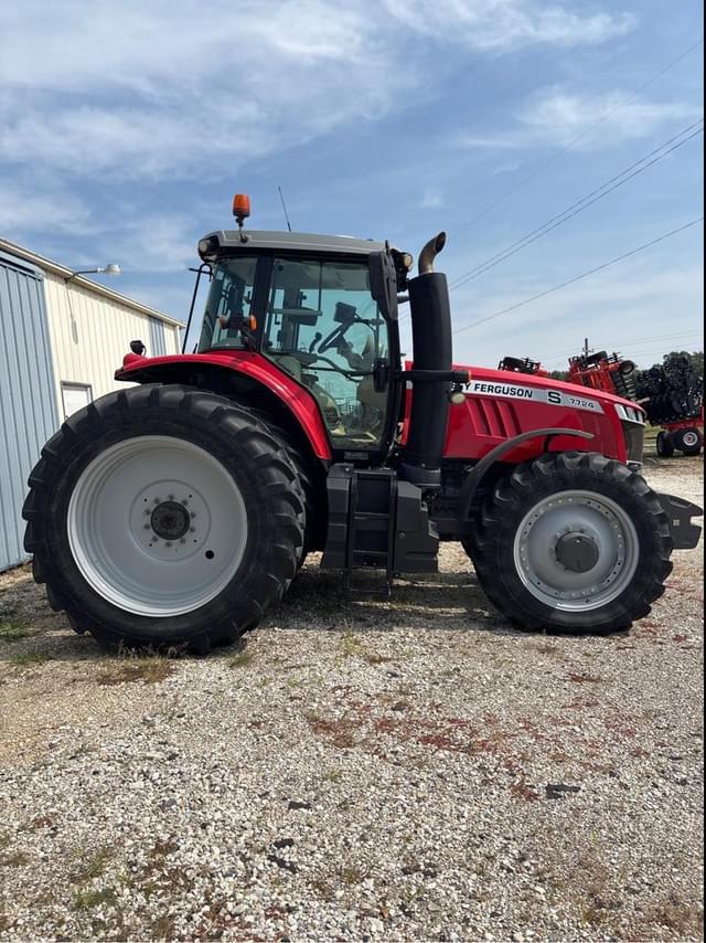 Image of Massey Ferguson 7724S equipment image 1