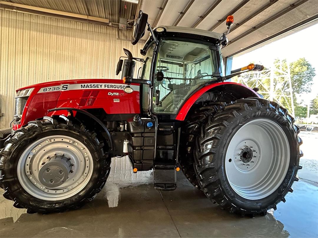 Image of Massey Ferguson 8735S Primary image