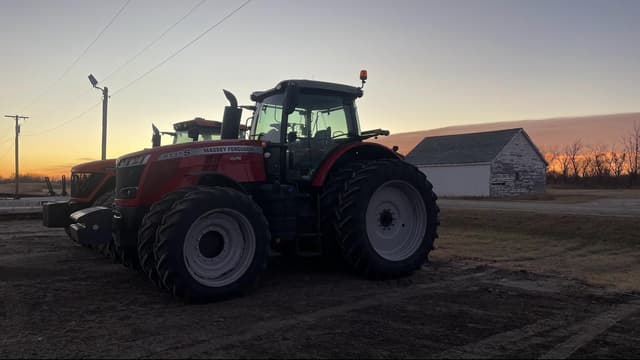 Image of Massey Ferguson 8737S equipment image 2