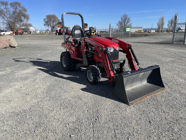 Image of Massey Ferguson GC1723E equipment image 3