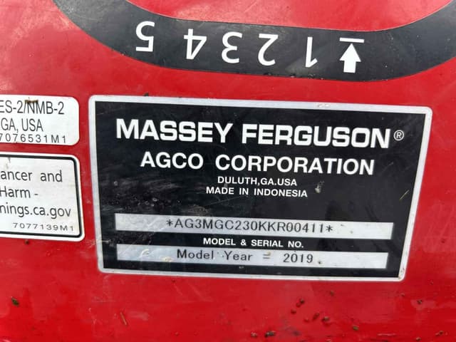 Image of Massey Ferguson GC1723E equipment image 1