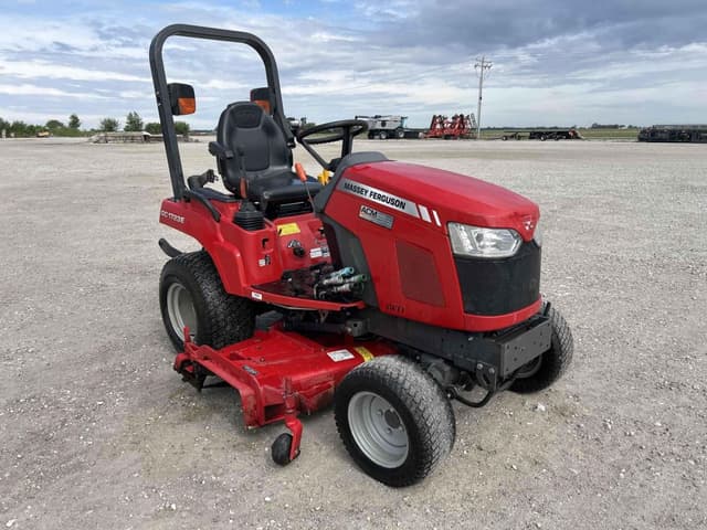 Image of Massey Ferguson GC1723E equipment image 4