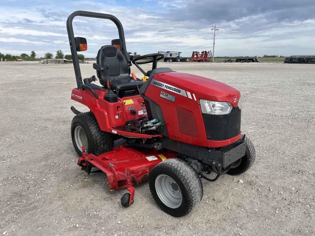 Image of Massey Ferguson GC1723E equipment image 4