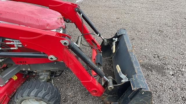 Image of Massey Ferguson GC1723E equipment image 4