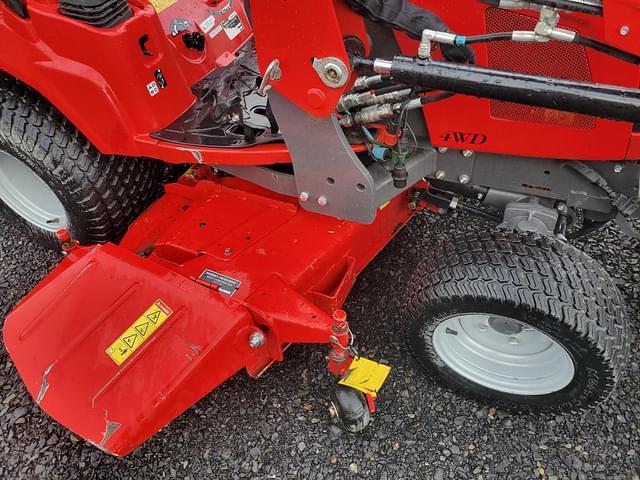 Image of Massey Ferguson GC1725M equipment image 4