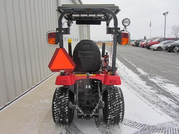 Image of Massey Ferguson GC1725M equipment image 4