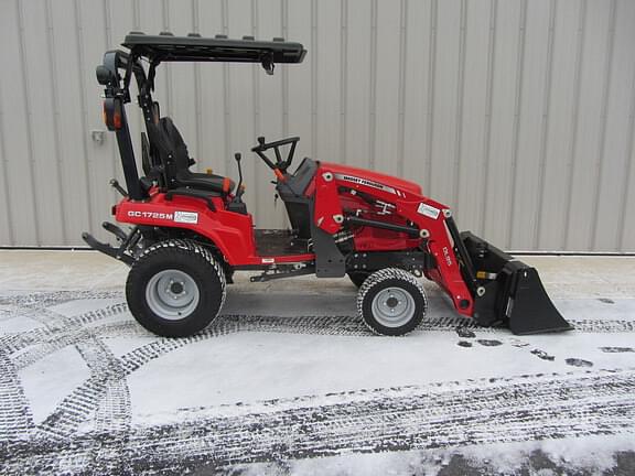 Image of Massey Ferguson GC1725M equipment image 2