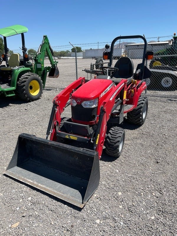 2019 Massey Ferguson GC1725M Equipment Image0