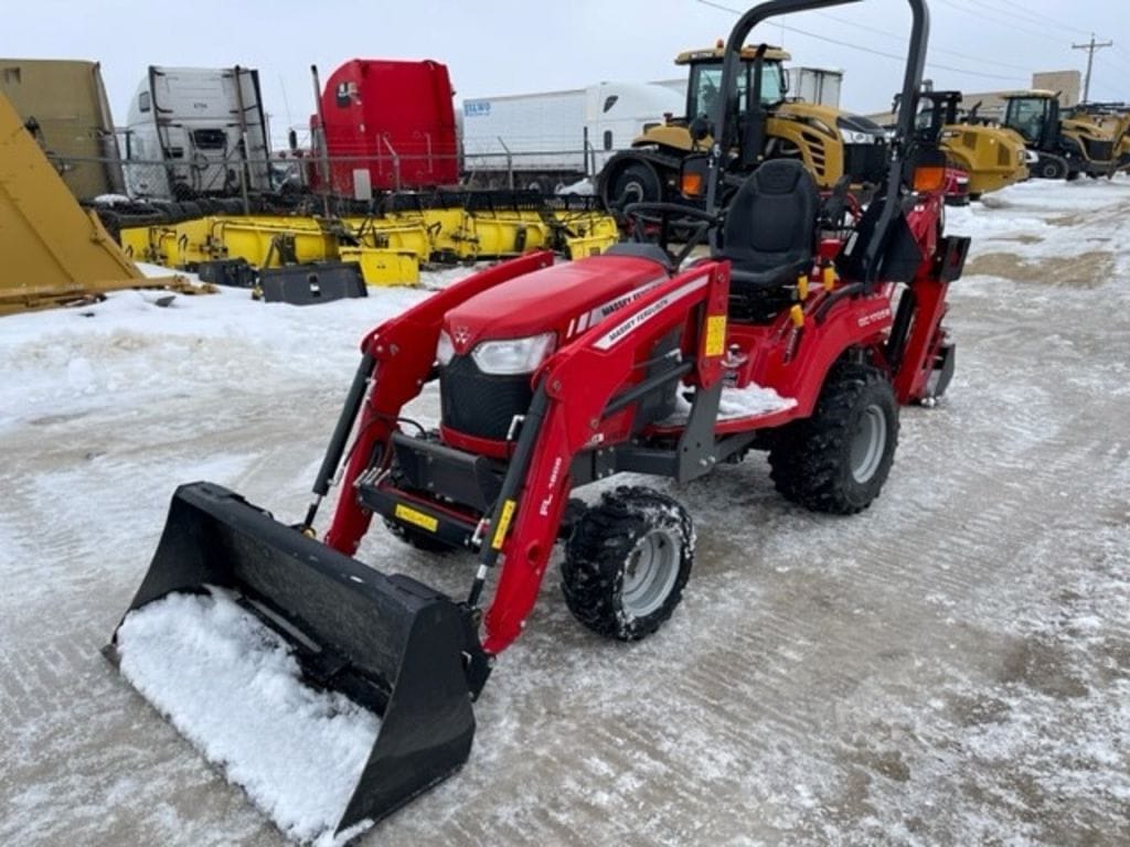 Main image Massey Ferguson GC1725M