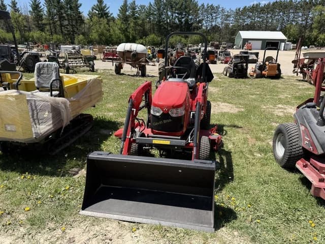 Image of Massey Ferguson GC1723E equipment image 1