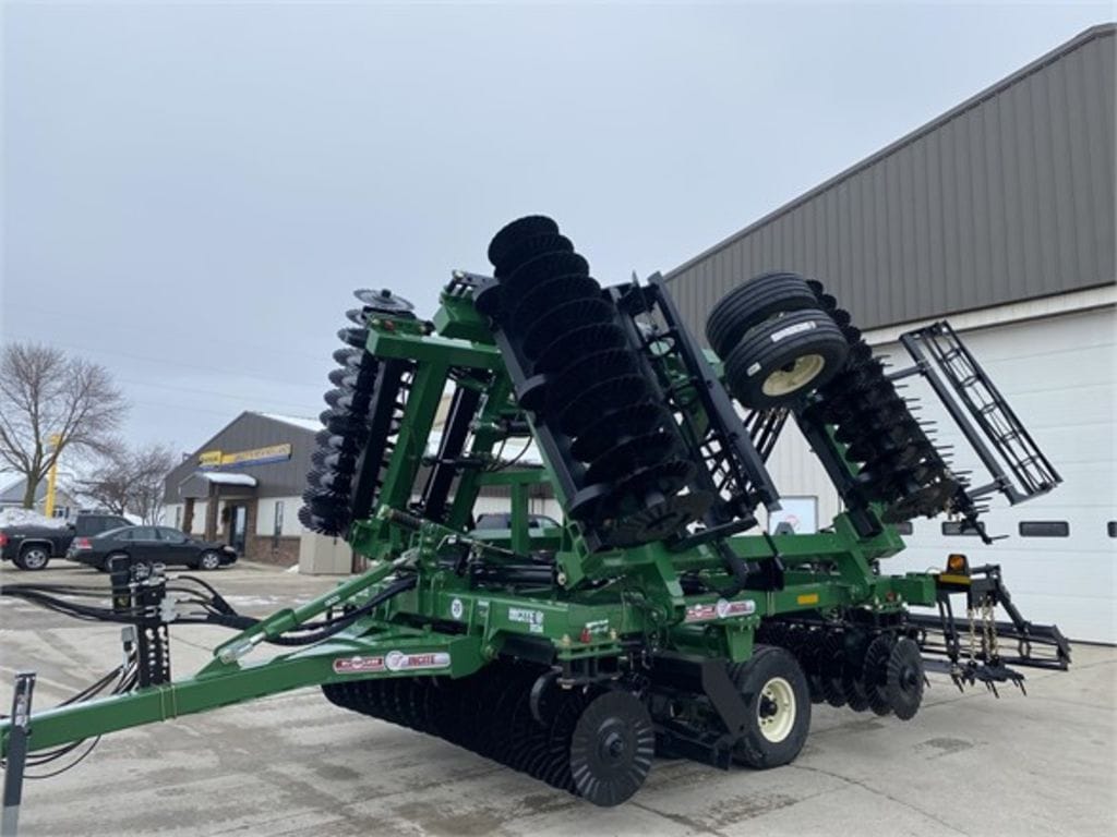 2019 McFarlane 5124 Incite Equipment Image0