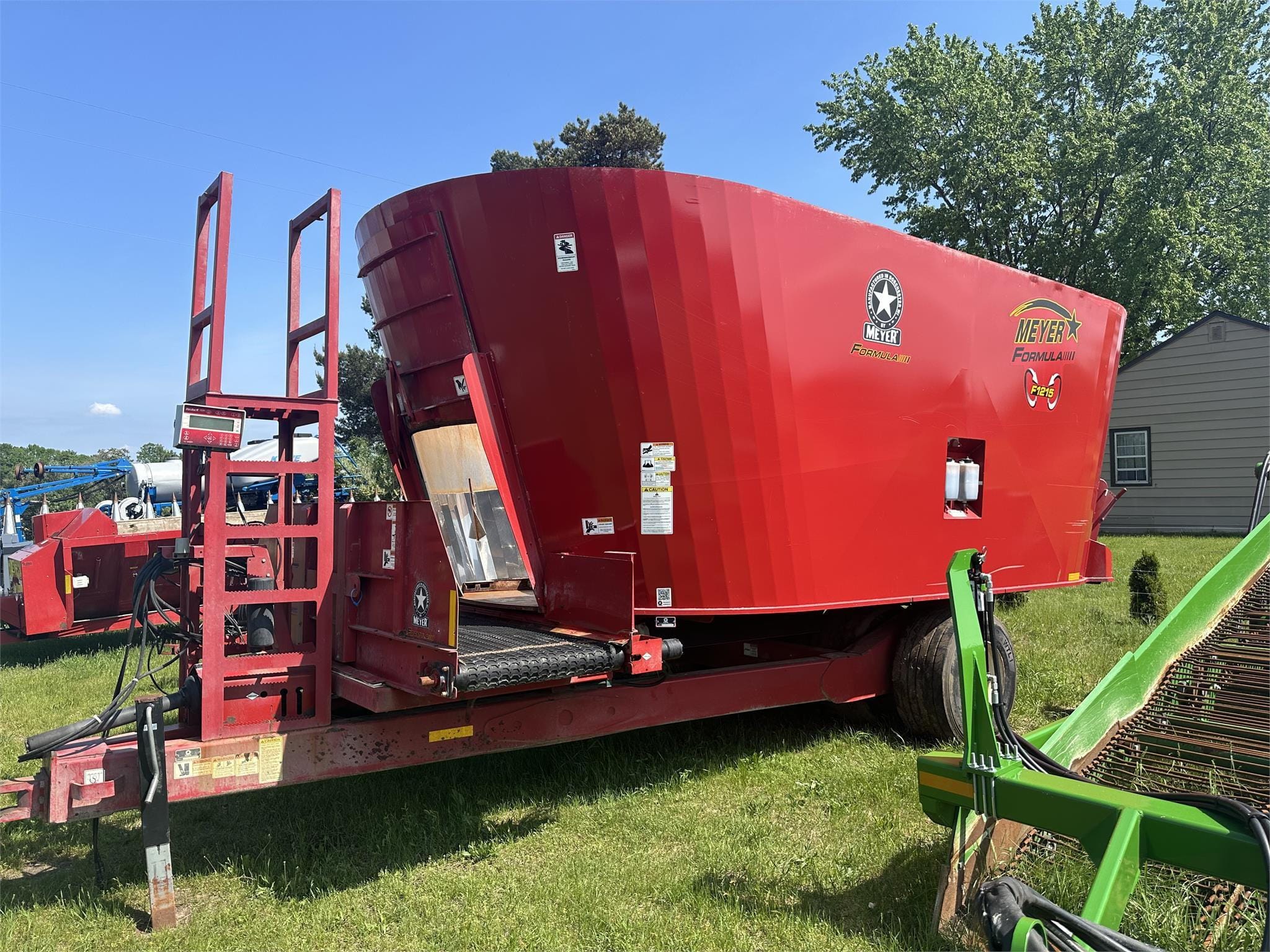 2019 Meyer F1215 Equipment Image0