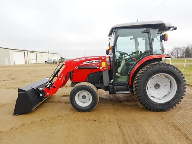 Image of Massey Ferguson 1760M equipment image 3