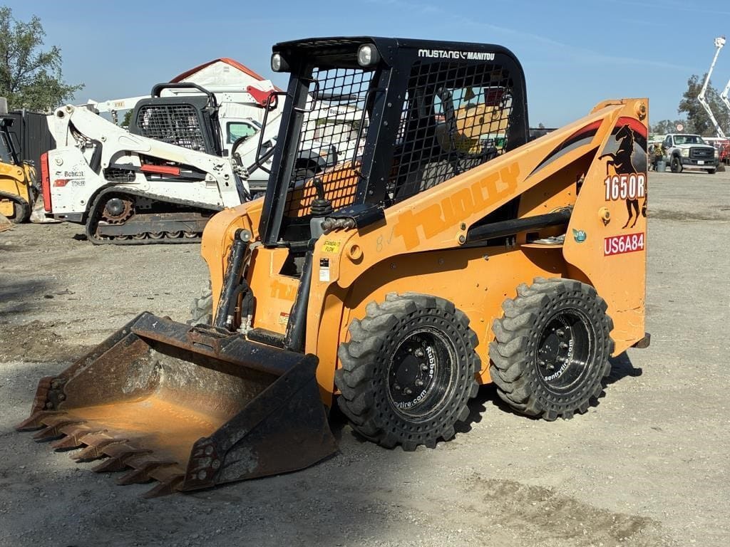 2019 Mustang 1650R Equipment Image0