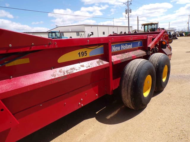 Image of New Holland 195 equipment image 3