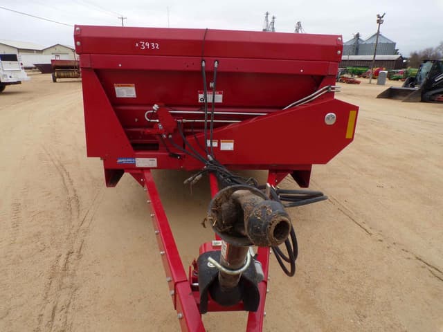 Image of New Holland 195 equipment image 2