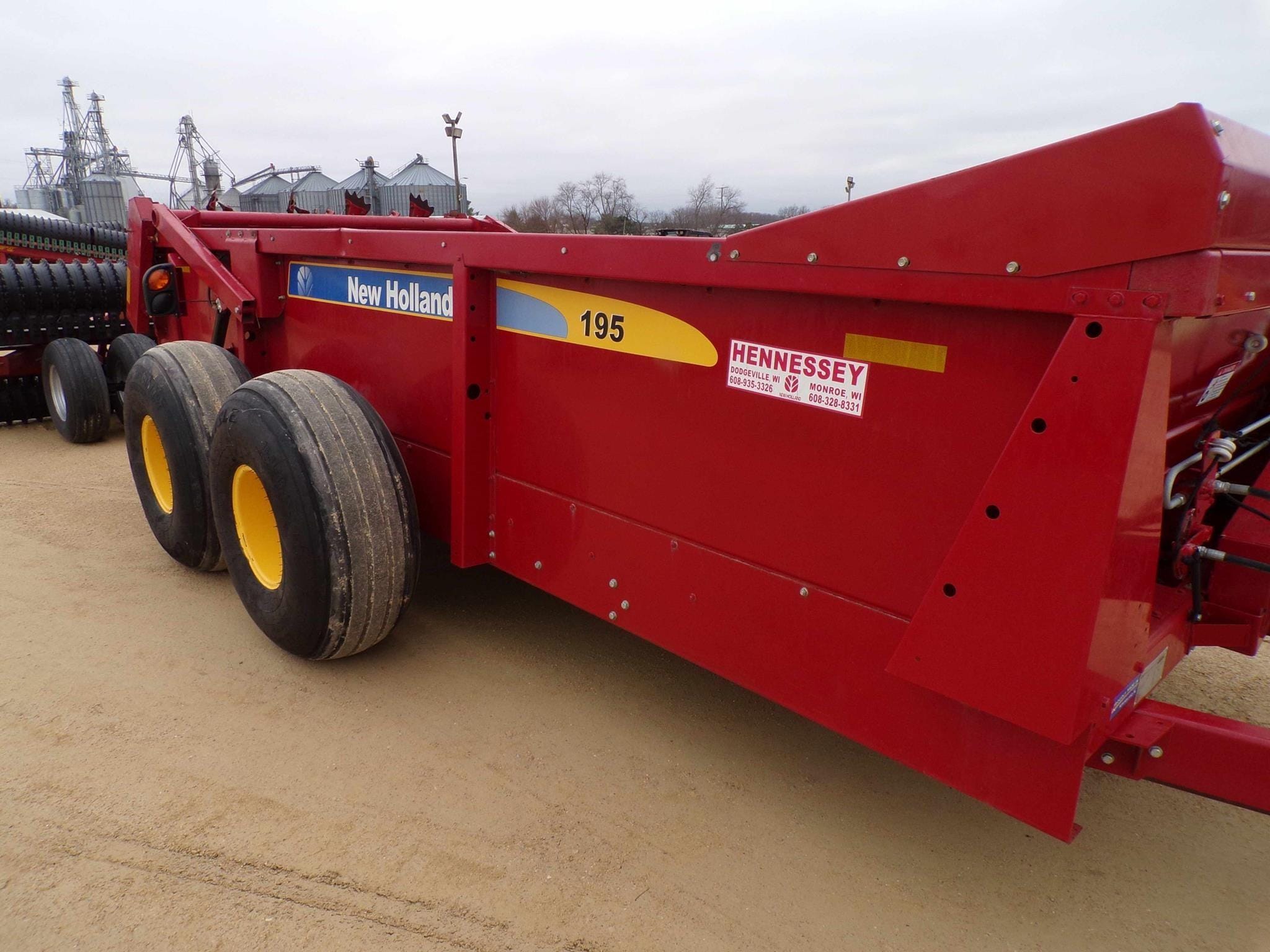 2019 New Holland 195 Equipment Image0