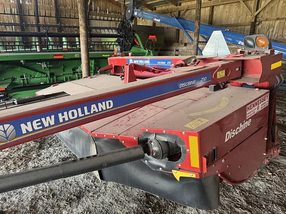Image of New Holland 210 equipment image 4