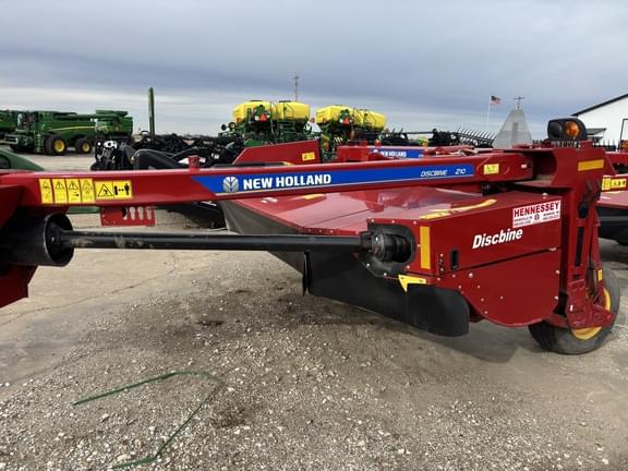 Image of New Holland 210 equipment image 2