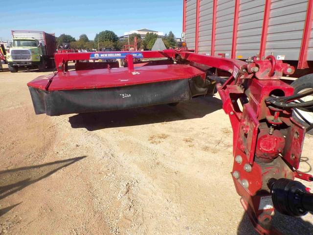 Image of New Holland 210 equipment image 2