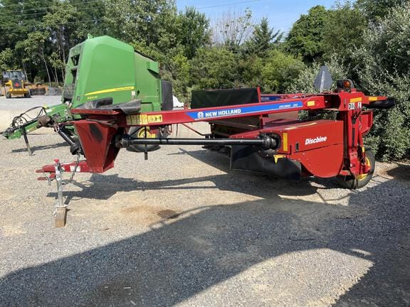 2019 New Holland 210 Equipment Image0