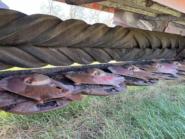 Image of New Holland Discbine 310 equipment image 4