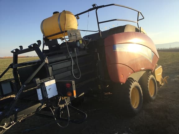 Image of New Holland Big Baler 340 equipment image 1