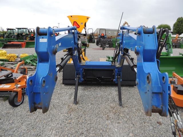 Image of New Holland 655TL equipment image 4