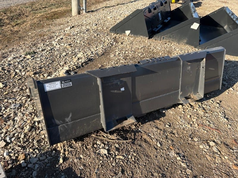 2019 New Holland 78" Low Profile Bucket Equipment Image0