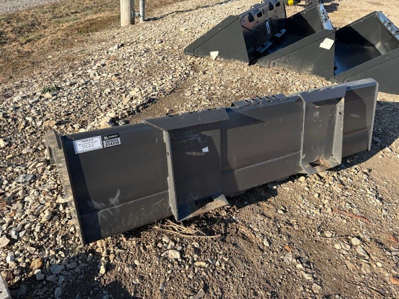 Image of New Holland 78" Low Profile Bucket Image 1