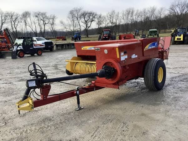 Image of New Holland BC5070 equipment image 2