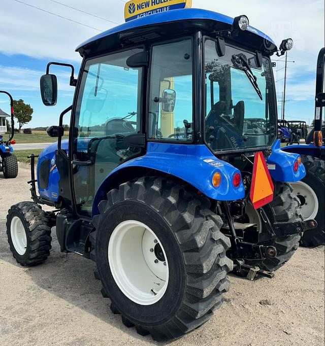 Image of New Holland Boomer 40 equipment image 2