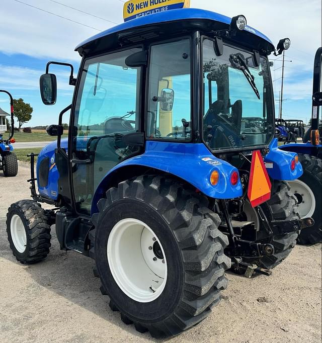 Image of New Holland Boomer 40 equipment image 2