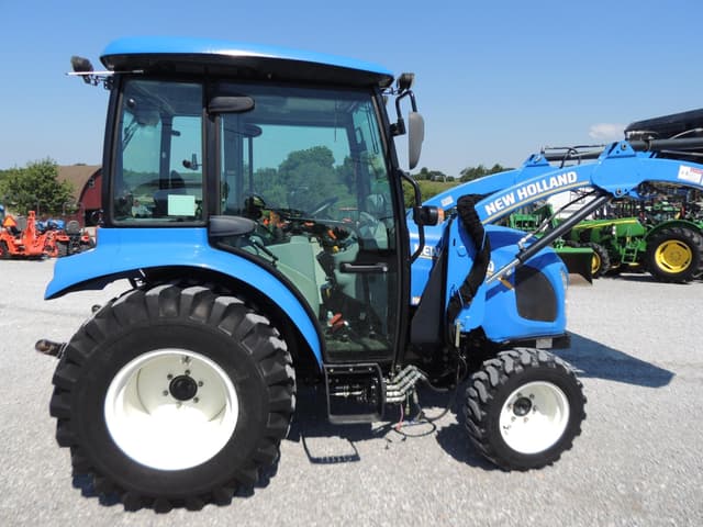 Image of New Holland Boomer 40 equipment image 3