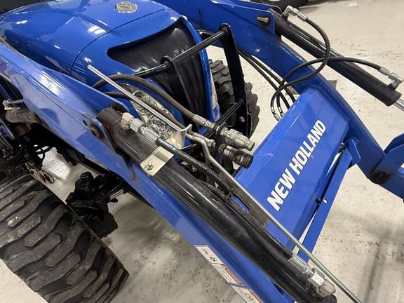 Image of New Holland Boomer 50 equipment image 2