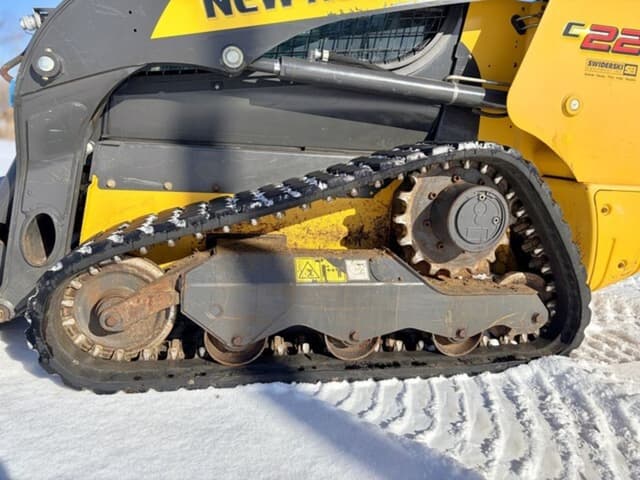 Image of New Holland C227 equipment image 3