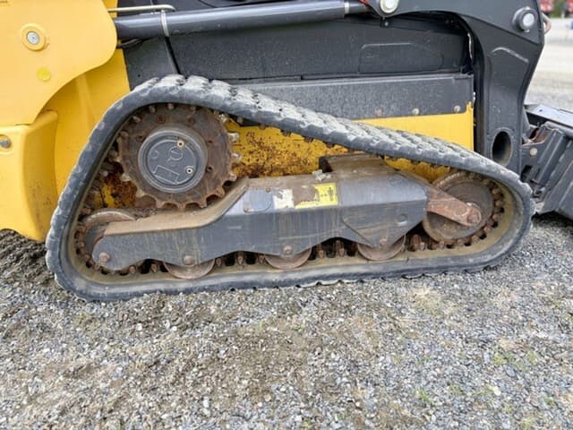 Image of New Holland C227 equipment image 3